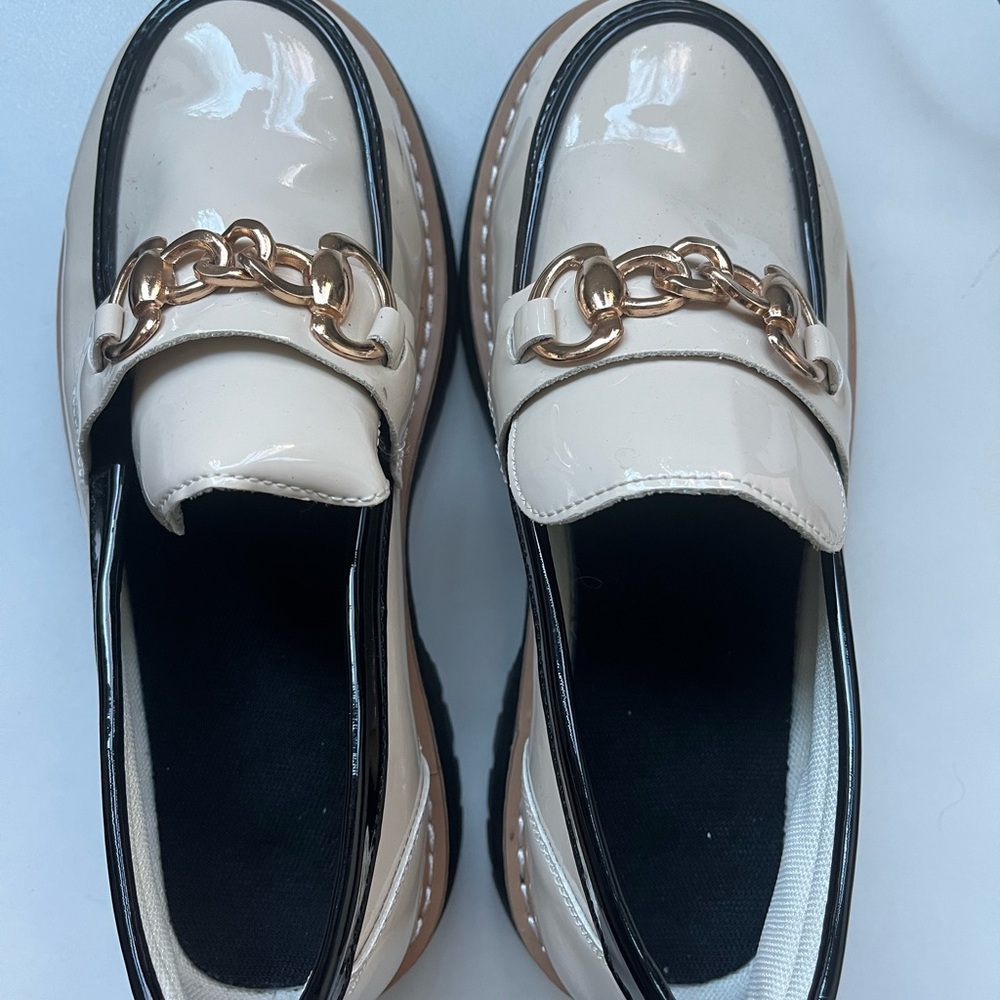 NWOT Elegant Cream Loafers with Gold Chain Accent
